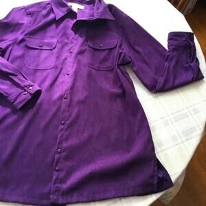 Women’s Roaman’s Sz L purple button down blouse.